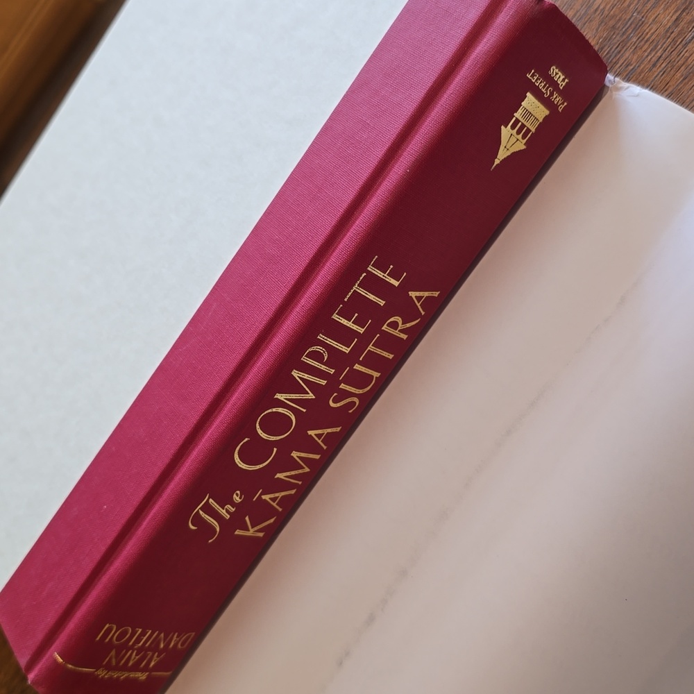 The Complete Kama Sutra Book - Picture 7 of 13